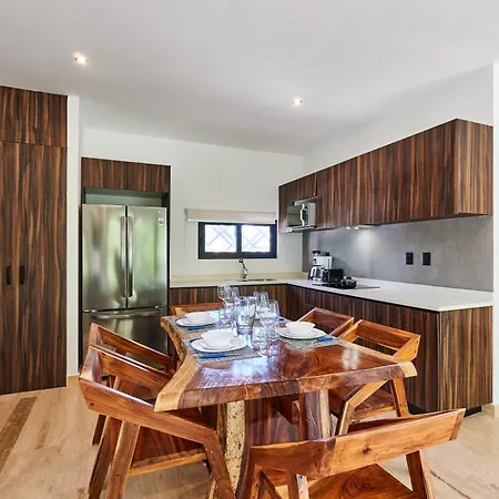 Tulum Escape - Stylish Pool, Gym & Parking Apartment
