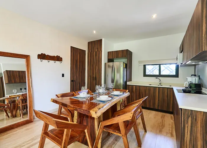 Escape - Stylish Pool, Gym & Parking *