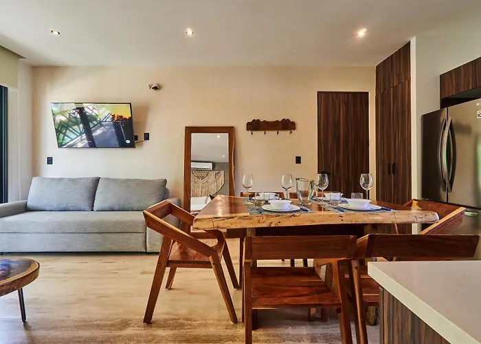 Escape - Stylish Pool, Gym & Parking *