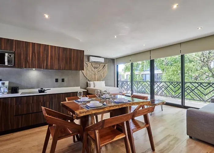 Escape - Stylish Pool, Gym & Parking Apartamento